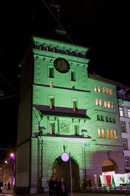 Der Käfigturm bei Nacht