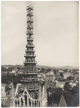 Lausanne, Kathedrale, Gerüst für die Restaurierung und Umdeckung des Vierungsturms, Foto André Kern, 1927.