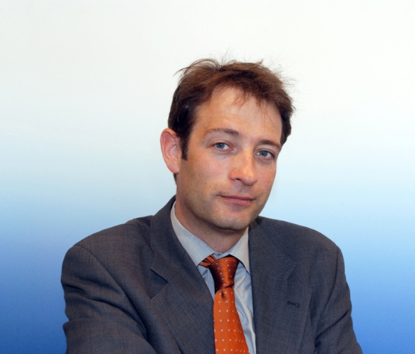 Thomas Hunkeler ist ordentlicher Professor für französische Literatur an der Universität Freiburg (Schweiz).
