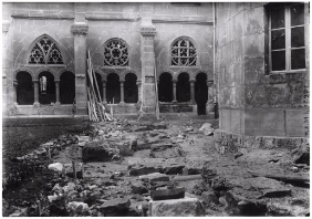 L'abbazia cistercense di Hauterive, veduta degli scavi di fronte all'ala est del chiostro, fotografia Frédéric Broillet, 1910.