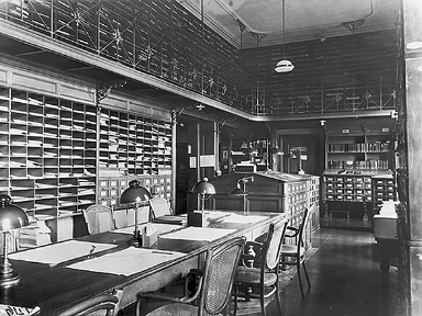 Sala di lettura storica presso l’Archivio federale.